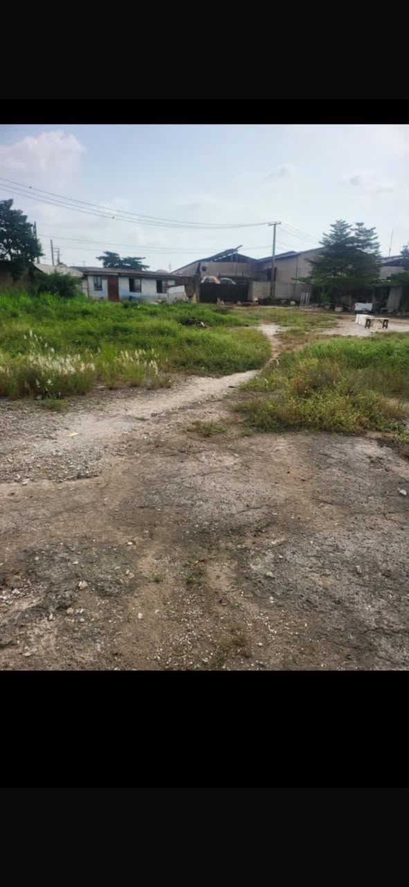 5 PLOTS FOR SALE    ALONG MAJOR RD, Agege, Lagos